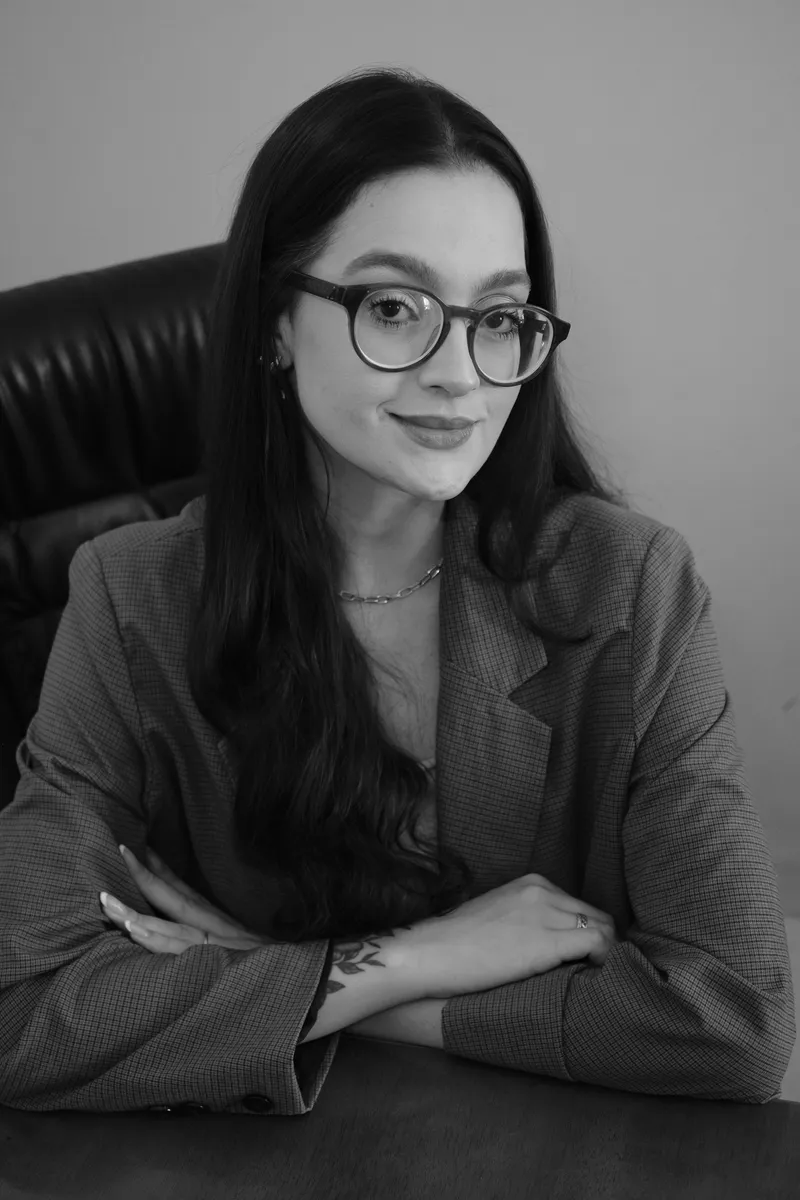 Dra. Laura Anália Lima - Advogada de família